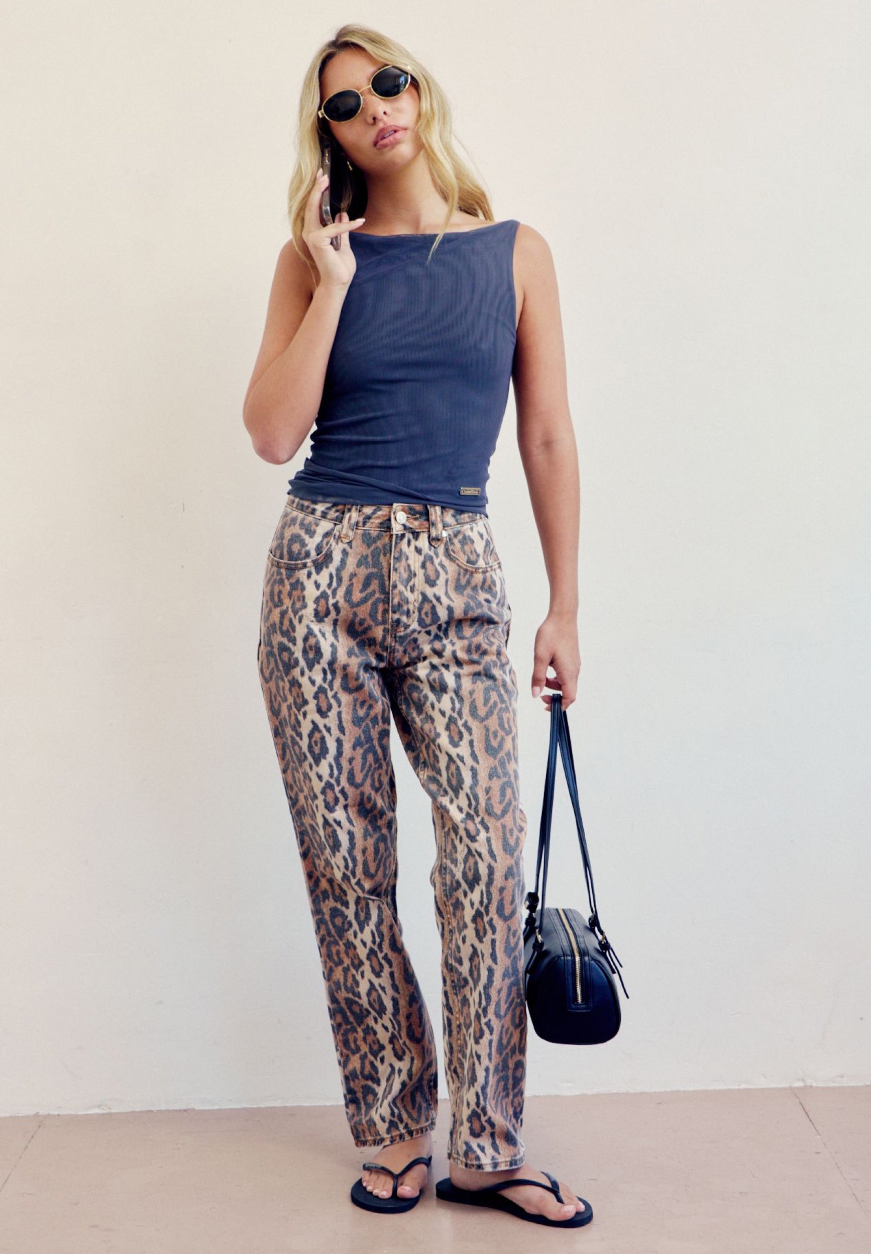 CHARCOAL SLEEVELESS DOUBLE LAYER TOP