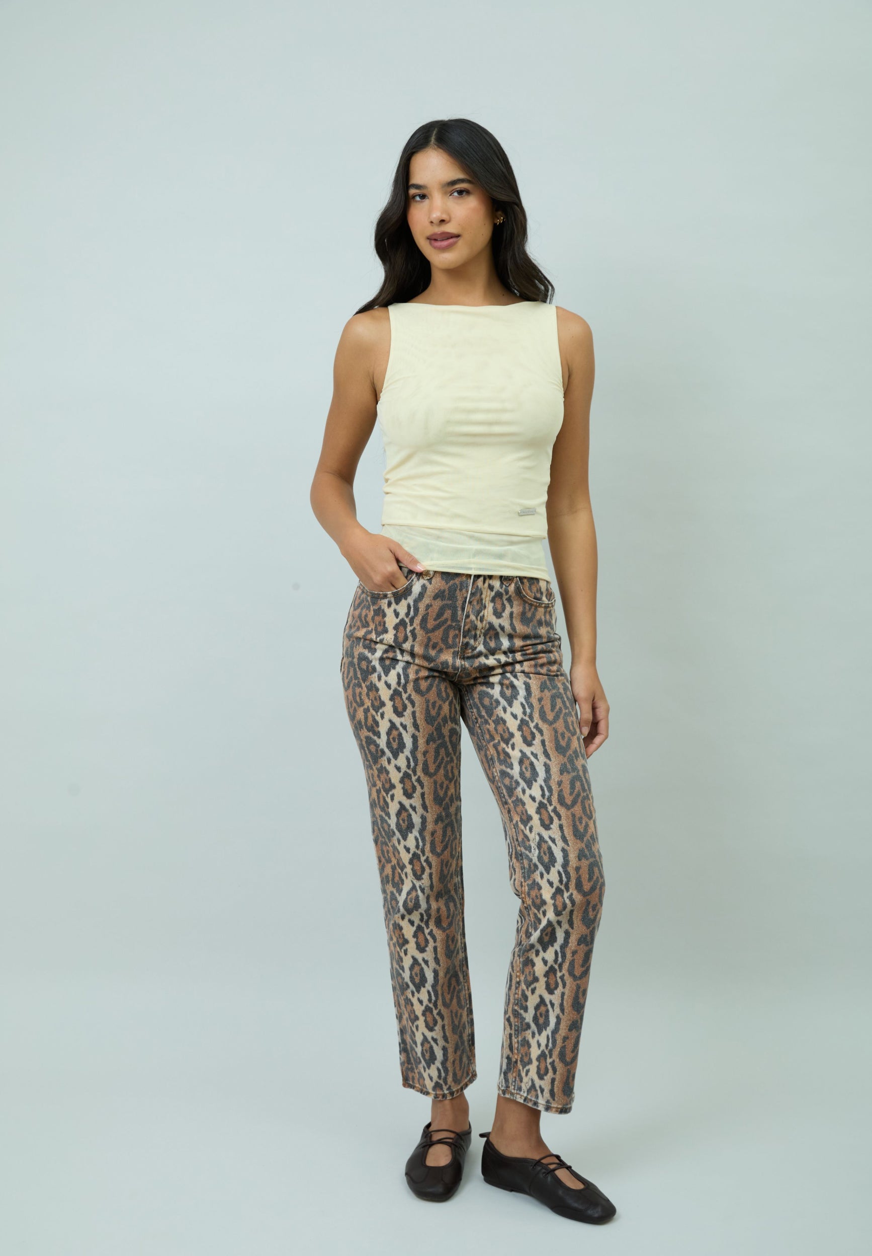 BUTTER SLEEVELESS DOUBLE LAYER TOP